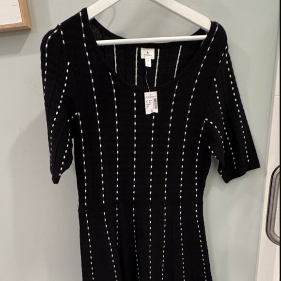 NWT Dressbarn Black Knit Dress White Pinstripe Stitching Fit & Flare Size Medium - Picture 2 of 4